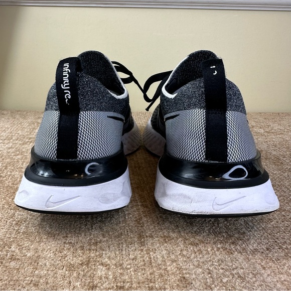 Nike React Infinity Run Flyknit Black/White Men’s Size 10 - Picture 6 of 12